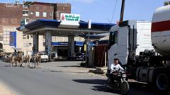 Coaliția condusă de Arabia Saudită lovește depozitul de combustibil de lângă Sana'a