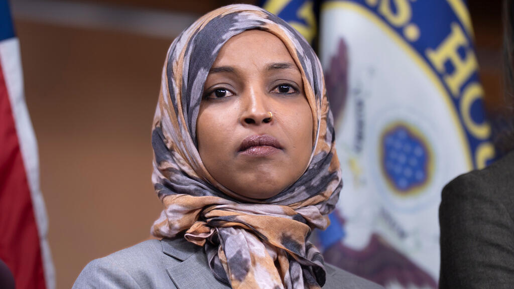 Agenți federali caută documentele de imigrație ale lui Ilhan Omar în dimineața de luni