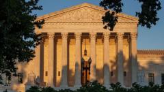 Curtea Supremă a SUA permite administrației Trump să folosească baza de date SAVE pentru verificarea cetățeniei alegătorilor