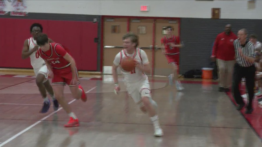 West Boys înving Assumption 63-59 în meci de baschet