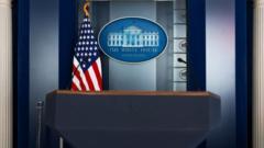 Judecătorul revocă temporar interdicția președintelui Trump privind accesul la Casa Albă pentru trei instituții media