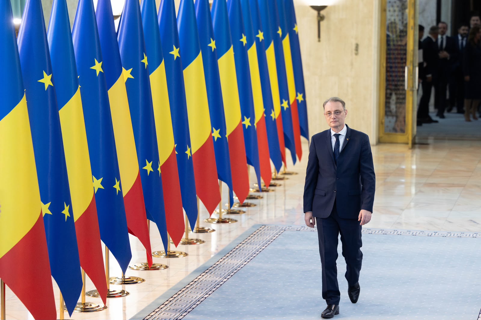 Luca Niculescu se întâlnește cu Mugur Isărescu la BNR și cu mediul de afaceri la Palatul Victoria