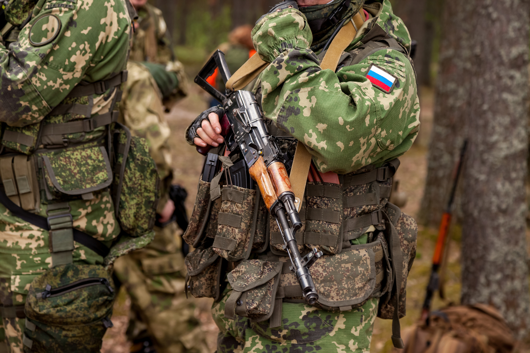 Studiu dezvăluie abuzuri și mite în rândul militarilor ruși trimiși în Ucraina