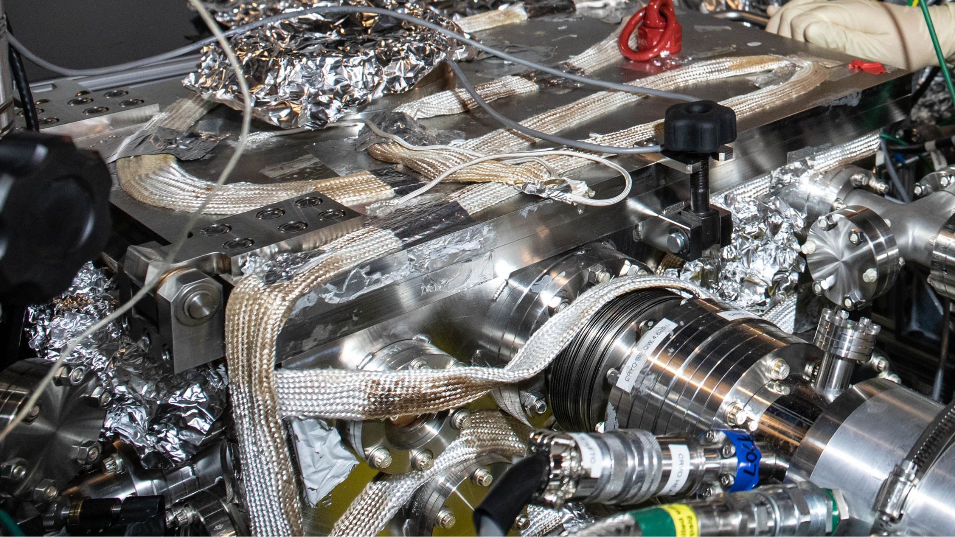 Cuprul rezistă la 2.595°F într-un test de material pentru reactor nuclear de fuziune din SUA