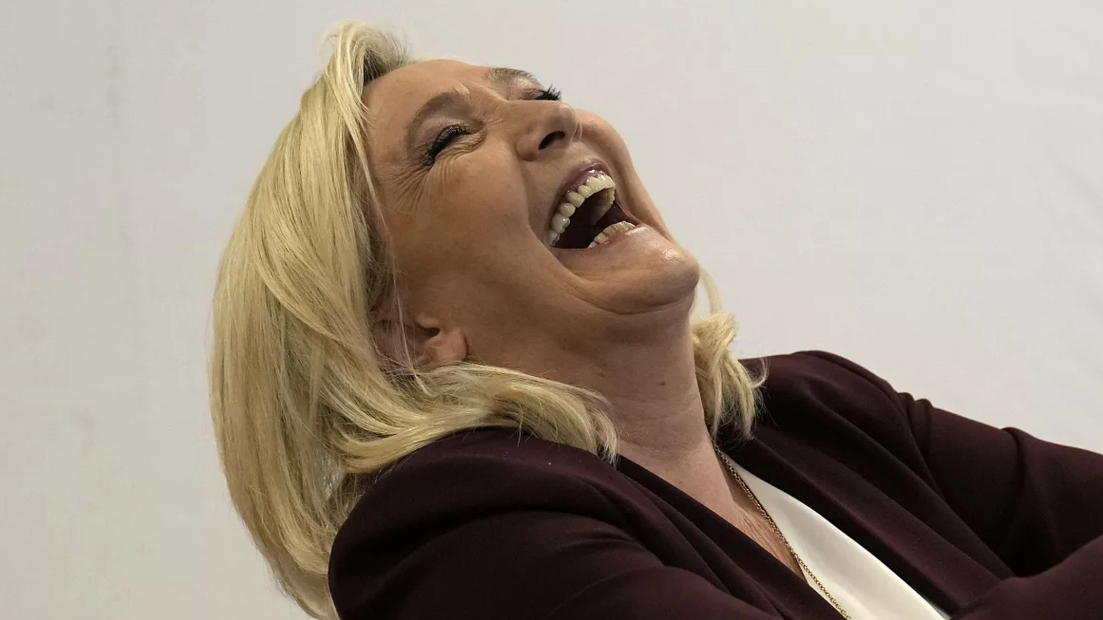 Marine Le Pen contestă condamnarea și se înscrie în cursa prezidențială din Franța