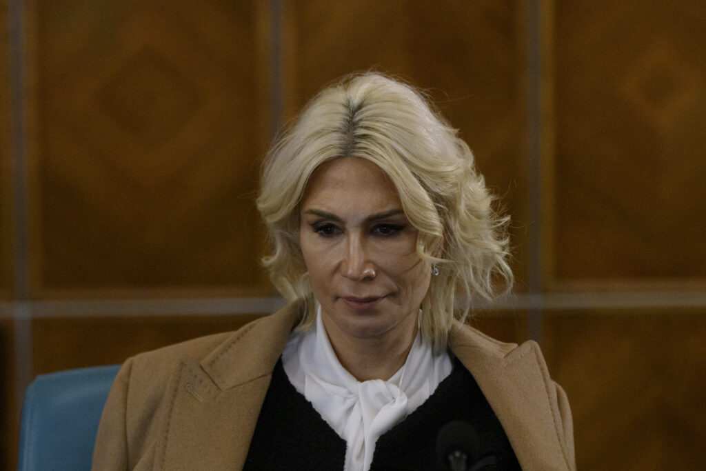 Raluca Turcan l-a acuzat pe Sorin Grindeanu de manipulare.