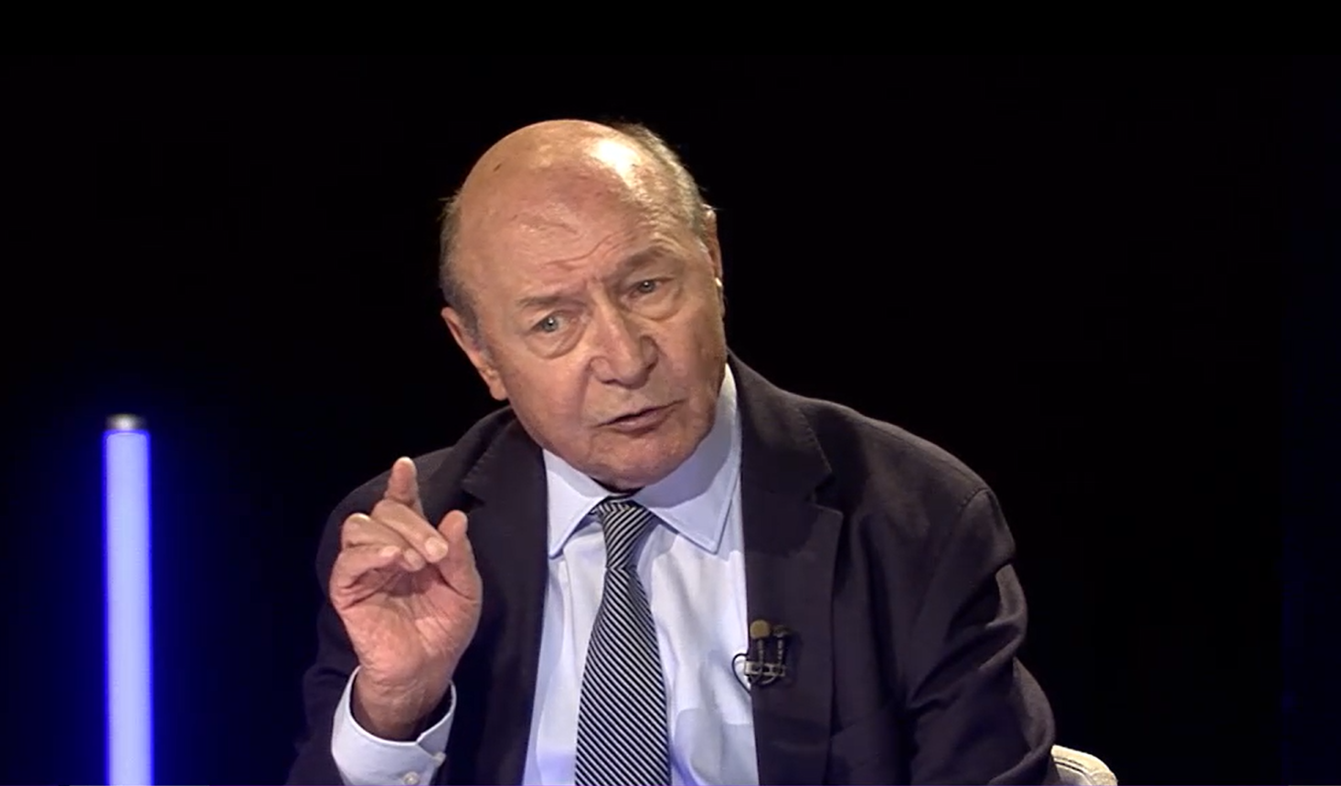Traian Băsescu propune două căi pentru depășirea crizei guvernamentale