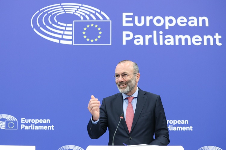 Parlamentul European dezbate rezoluție anti-intrare islamistă a PPE